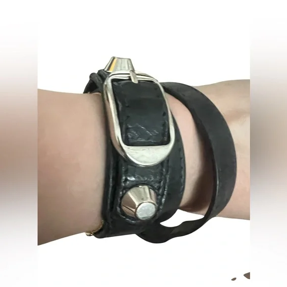 BALENCIAGA Arena Classic Triple Tour
Bracelet Small Black $225 - Picture 5 of 11